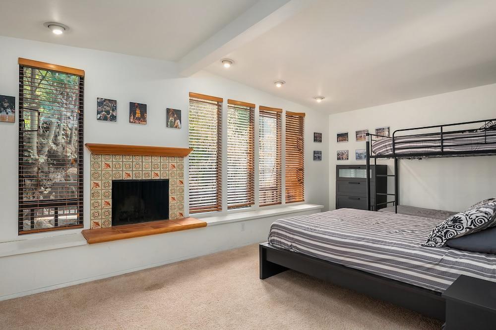 The Hawks' Nest Villa Seattle Exterior photo